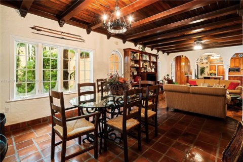 House in Coral Gables, Florida 7 bedrooms, 515.89 sq.m. № 2003034 - photo 23
