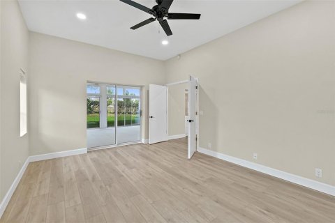 House in Ormond Beach, Florida 3 bedrooms, 247.49 sq.m. № 1773463 - photo 23