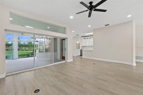 House in Ormond Beach, Florida 3 bedrooms, 247.49 sq.m. № 1773463 - photo 10