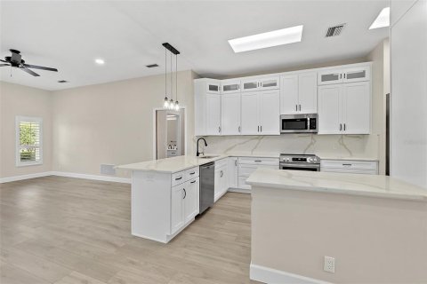 House in Ormond Beach, Florida 3 bedrooms, 247.49 sq.m. № 1773463 - photo 14