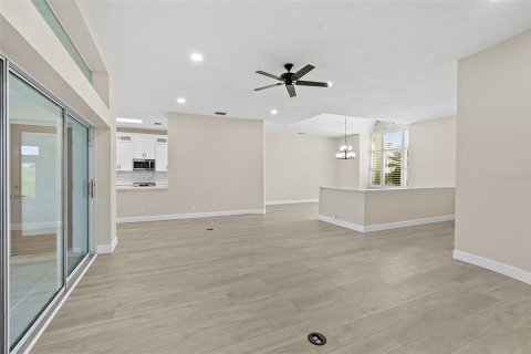 House in Ormond Beach, Florida 3 bedrooms, 247.49 sq.m. № 1773463 - photo 9
