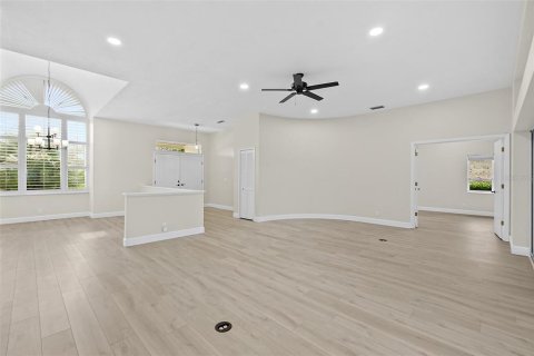 House in Ormond Beach, Florida 3 bedrooms, 247.49 sq.m. № 1773463 - photo 8