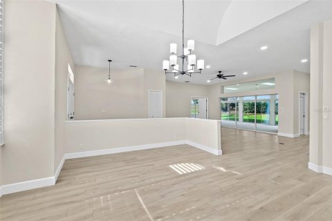 House in Ormond Beach, Florida 3 bedrooms, 247.49 sq.m. № 1773463 - photo 12