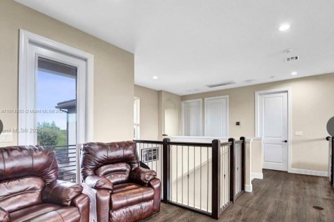 Снять в аренду виллу или дом в Дейви, Флорида 5 спален, 375.7м2, № 2016178 - фото 14