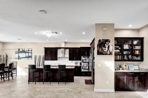 Снять в аренду виллу или дом в Дейви, Флорида 5 спален, 375.7м2, № 2016178 - фото 7