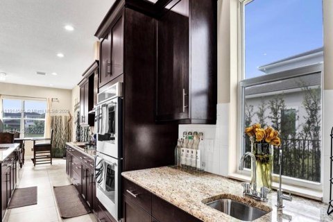 Снять в аренду виллу или дом в Дейви, Флорида 5 спален, 375.7м2, № 2016178 - фото 9