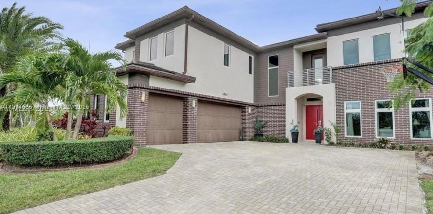 Дом в Дейви, Флорида 5 спален, 375.7м2 № 2016178