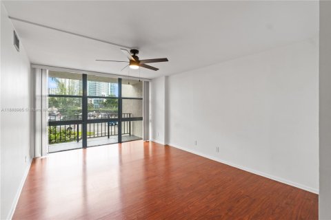 Copropriété à louer à Hallandale Beach, Floride: 1 chambre, 99.87 m2 № 1939139 - photo 17
