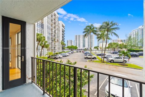 Copropriété à louer à Hallandale Beach, Floride: 1 chambre, 99.87 m2 № 1939139 - photo 22