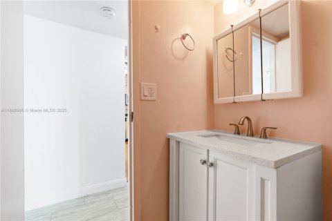 Copropriété à louer à Hallandale Beach, Floride: 1 chambre, 99.87 m2 № 1939139 - photo 16