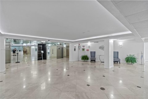 Copropriété à louer à Hallandale Beach, Floride: 1 chambre, 99.87 m2 № 1939139 - photo 27