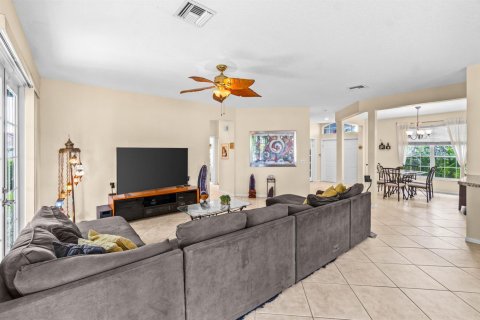 Casa en venta en Boca Raton, Florida, 5 dormitorios, 268.49 m2 № 2246303 - foto 9