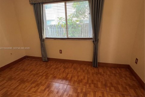 Condominio en alquiler en Doral, Florida, 2 dormitorios, 76.55 m2 № 1976511 - foto 11