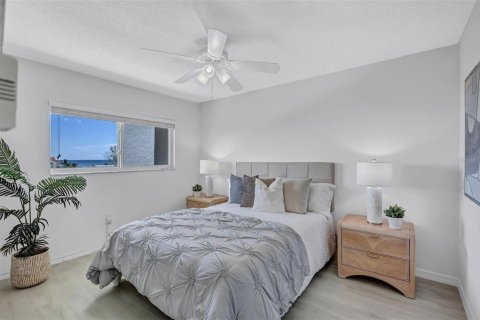 Condo in Sarasota, Florida, 2 bedrooms  № 1913727 - photo 30