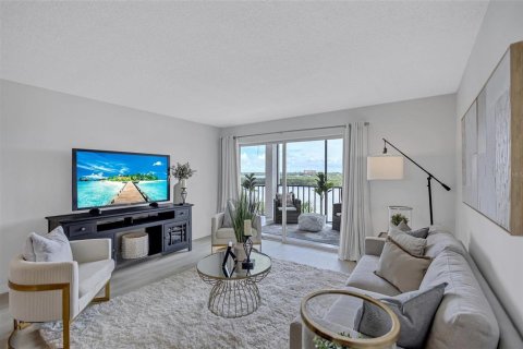 Condo in Sarasota, Florida, 2 bedrooms  № 1913727 - photo 18