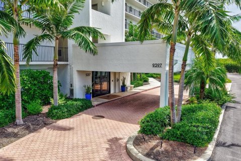 Condo in Sarasota, Florida, 2 bedrooms  № 1913727 - photo 5