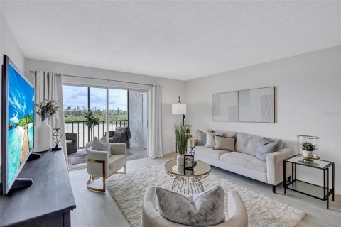 Condo in Sarasota, Florida, 2 bedrooms  № 1913727 - photo 19