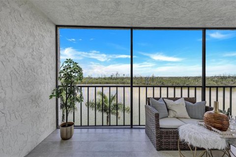 Condo in Sarasota, Florida, 2 bedrooms  № 1913727 - photo 23
