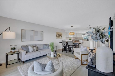Condo in Sarasota, Florida, 2 bedrooms  № 1913727 - photo 17