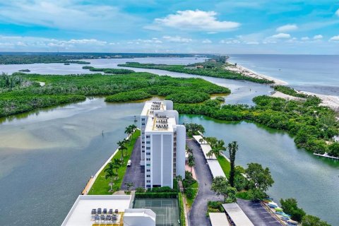 Condo in Sarasota, Florida, 2 bedrooms  № 1913727 - photo 2