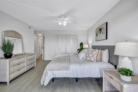 Condo in Sarasota, Florida, 2 bedrooms  № 1913727 - photo 28