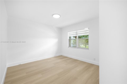 Copropriété à vendre à Pembroke Pines, Floride: 2 chambres, 140 m2 № 1840887 - photo 20