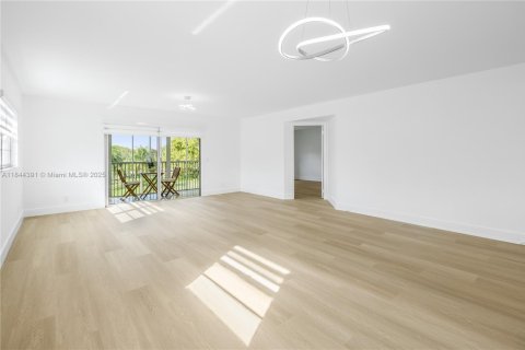 Copropriété à vendre à Pembroke Pines, Floride: 2 chambres, 140 m2 № 1840887 - photo 11