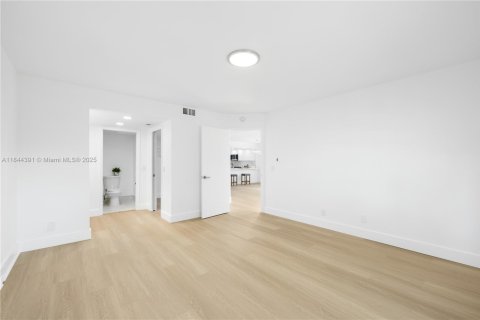 Copropriété à vendre à Pembroke Pines, Floride: 2 chambres, 140 m2 № 1840887 - photo 14