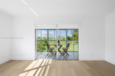 Copropriété à vendre à Pembroke Pines, Floride: 2 chambres, 140 m2 № 1840887 - photo 12