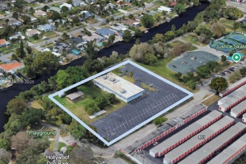 Commercial property in Hollywood, Florida № 1814499 - photo 1