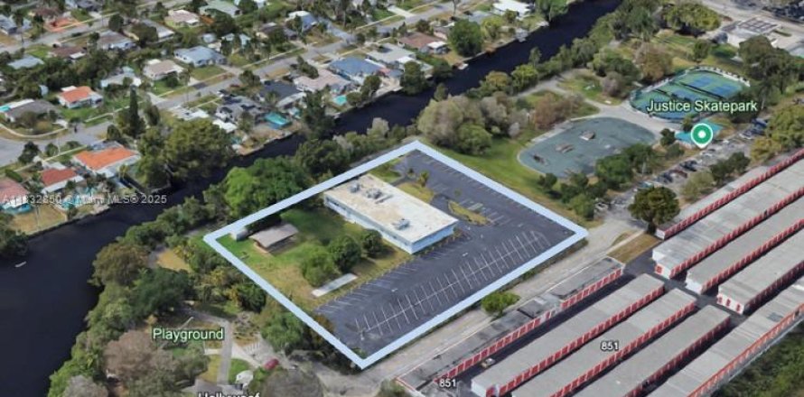 Commercial property in Hollywood, Florida № 1814499