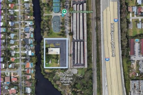 Commercial property in Hollywood, Florida № 1814499 - photo 2