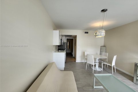 Condo in Miami Beach, Florida, 1 bedroom  № 1957194 - photo 5