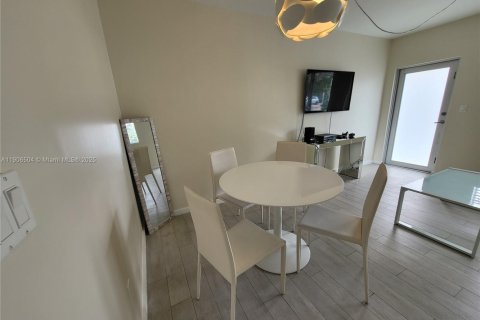 Condo in Miami Beach, Florida, 1 bedroom  № 1957194 - photo 6