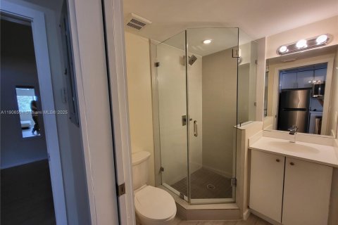 Condo in Miami Beach, Florida, 1 bedroom  № 1957194 - photo 20
