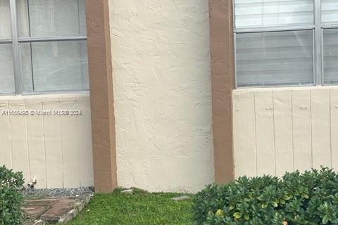 Condo in Miami, Florida, 1 bedroom  № 1874441 - photo 2