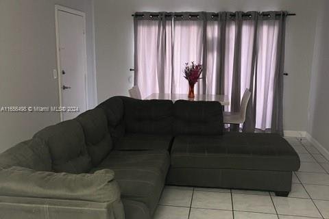 Condo in Miami, Florida, 1 bedroom  № 1874441 - photo 5