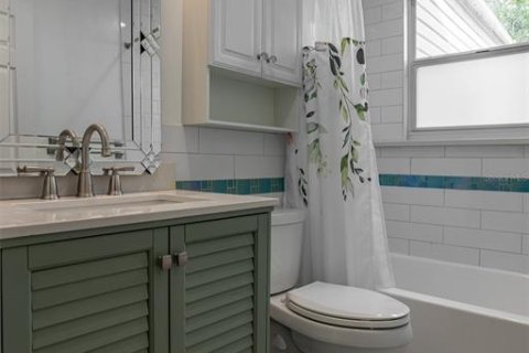 House in Tampa, Florida 3 bedrooms, 165.64 sq.m. № 1905360 - photo 30