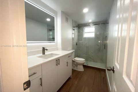 Copropriété à louer à Miami, Floride: 2 chambres, 77.11 m2 № 1984452 - photo 2