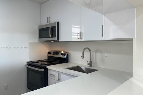 Copropriété à louer à Miami, Floride: 2 chambres, 77.11 m2 № 1984452 - photo 12