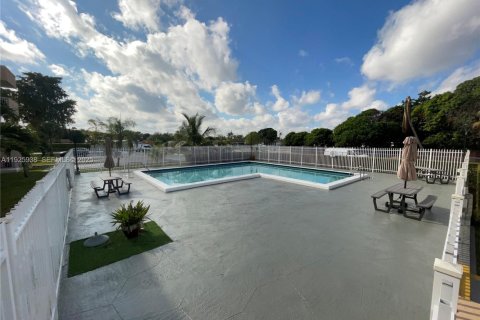 Copropriété à louer à Miami, Floride: 2 chambres, 77.11 m2 № 1984452 - photo 19