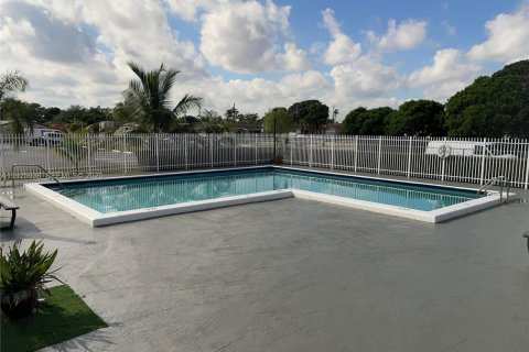 Copropriété à louer à Miami, Floride: 2 chambres, 77.11 m2 № 1984452 - photo 22