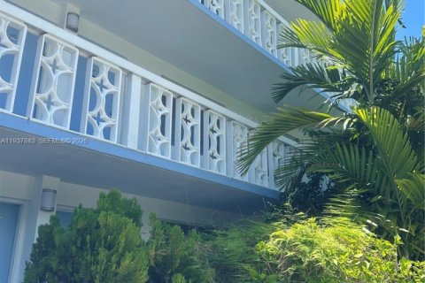 Copropriété à louer à Bay Harbor Islands, Floride: 1 chambre, 75.25 m2 № 1995627 - photo 8