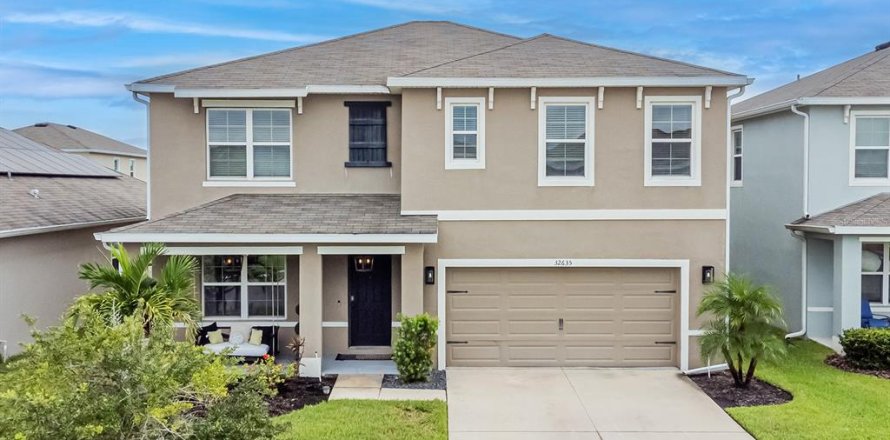Casa en Wesley Chapel, Florida 5 dormitorios, 241.64 m2 № 1899730