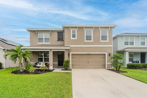 House in Wesley Chapel, Florida 5 bedrooms, 241.64 sq.m. № 1899730 - photo 2