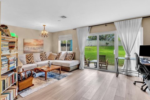 Townhouse in Deerfield Beach, Florida 2 bedrooms, 125.33 sq.m. № 2075912 - photo 23
