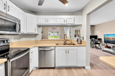 Townhouse in Deerfield Beach, Florida 2 bedrooms, 125.33 sq.m. № 2075912 - photo 19