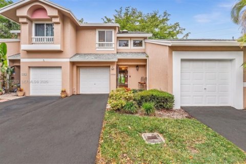Townhouse in Deerfield Beach, Florida 2 bedrooms, 125.33 sq.m. № 2075912 - photo 4