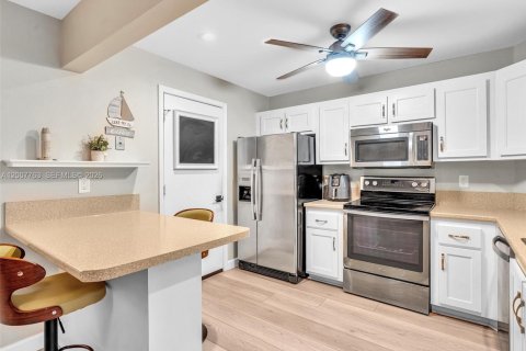 Townhouse in Deerfield Beach, Florida 2 bedrooms, 125.33 sq.m. № 2075912 - photo 15