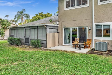 Townhouse in Deerfield Beach, Florida 2 bedrooms, 125.33 sq.m. № 2075912 - photo 30